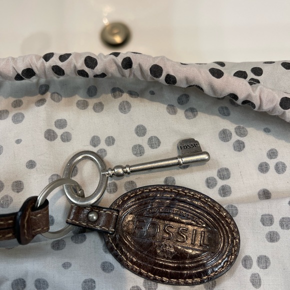 EUC Fossil distressed leather handbag - Picture 5 of 14